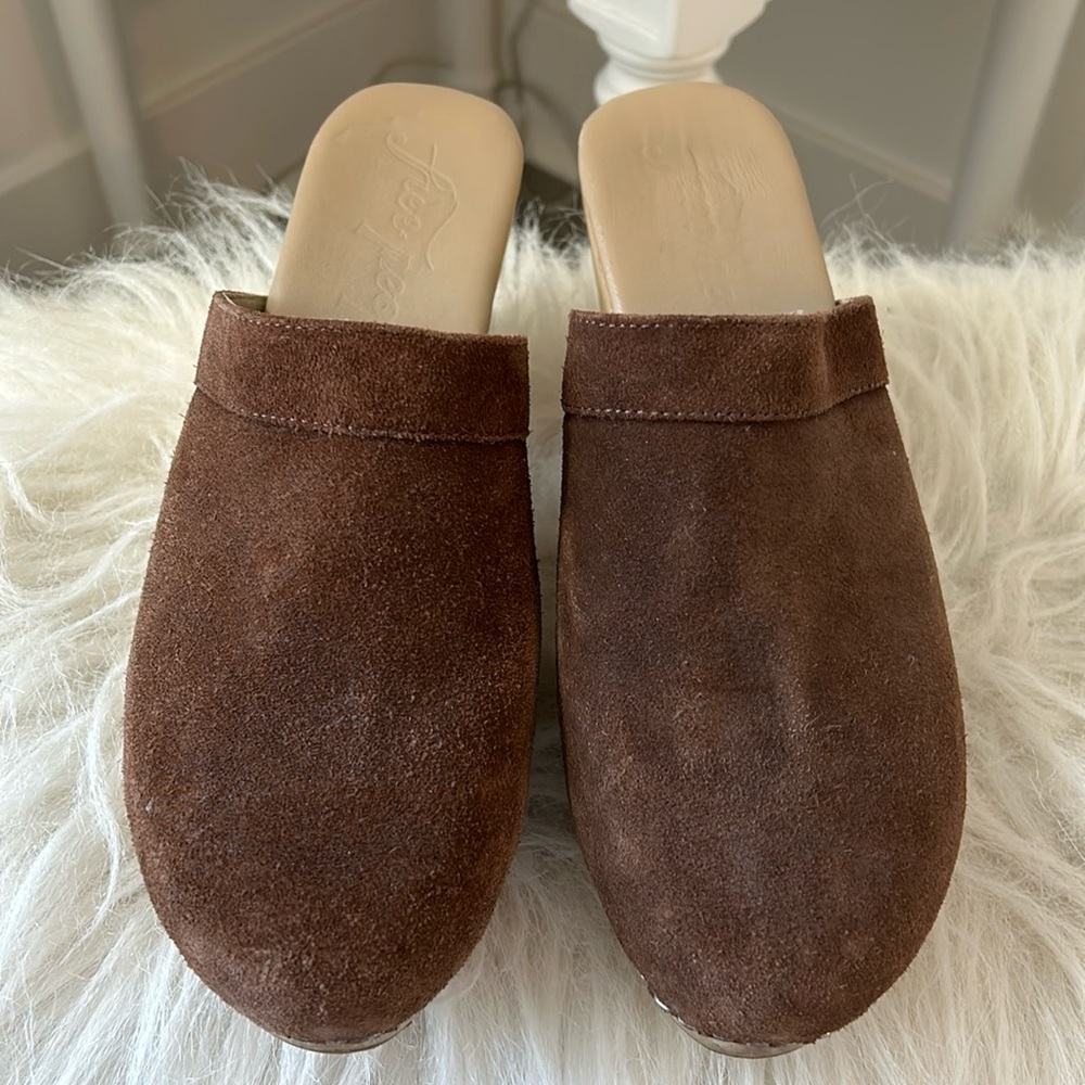 Women’s Free Prople Suede Clogs